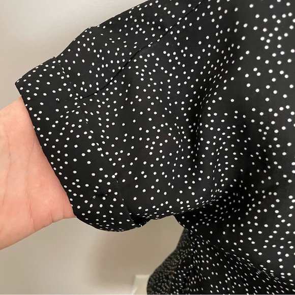 Urban Outfitters Top Cropped Tie Front Cuffed Sleeve Polka Dot Black White Y2K - Picture 3 of 10